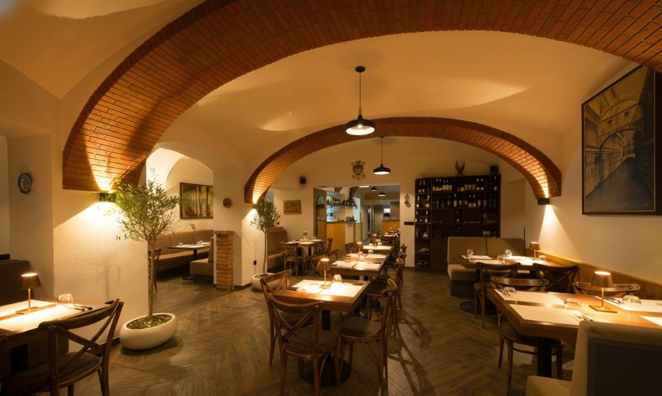 Salonek s pohodlnými sametovými křesly